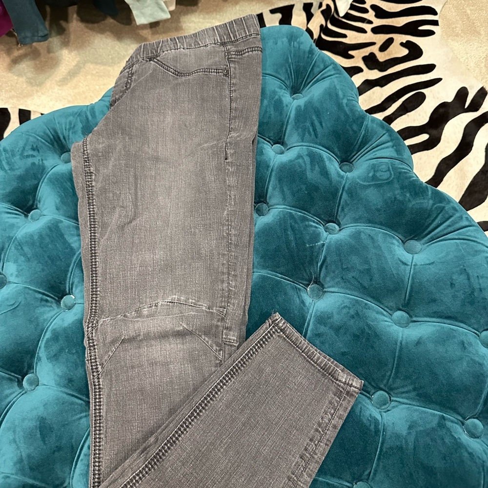 Seven7 Women's Charcoal Skinny Jeans Sz 28